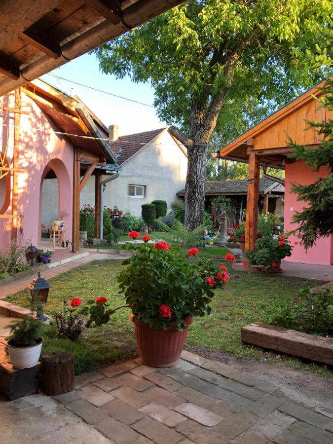 Nantucket Guesthouse Vrbas Exterior foto
